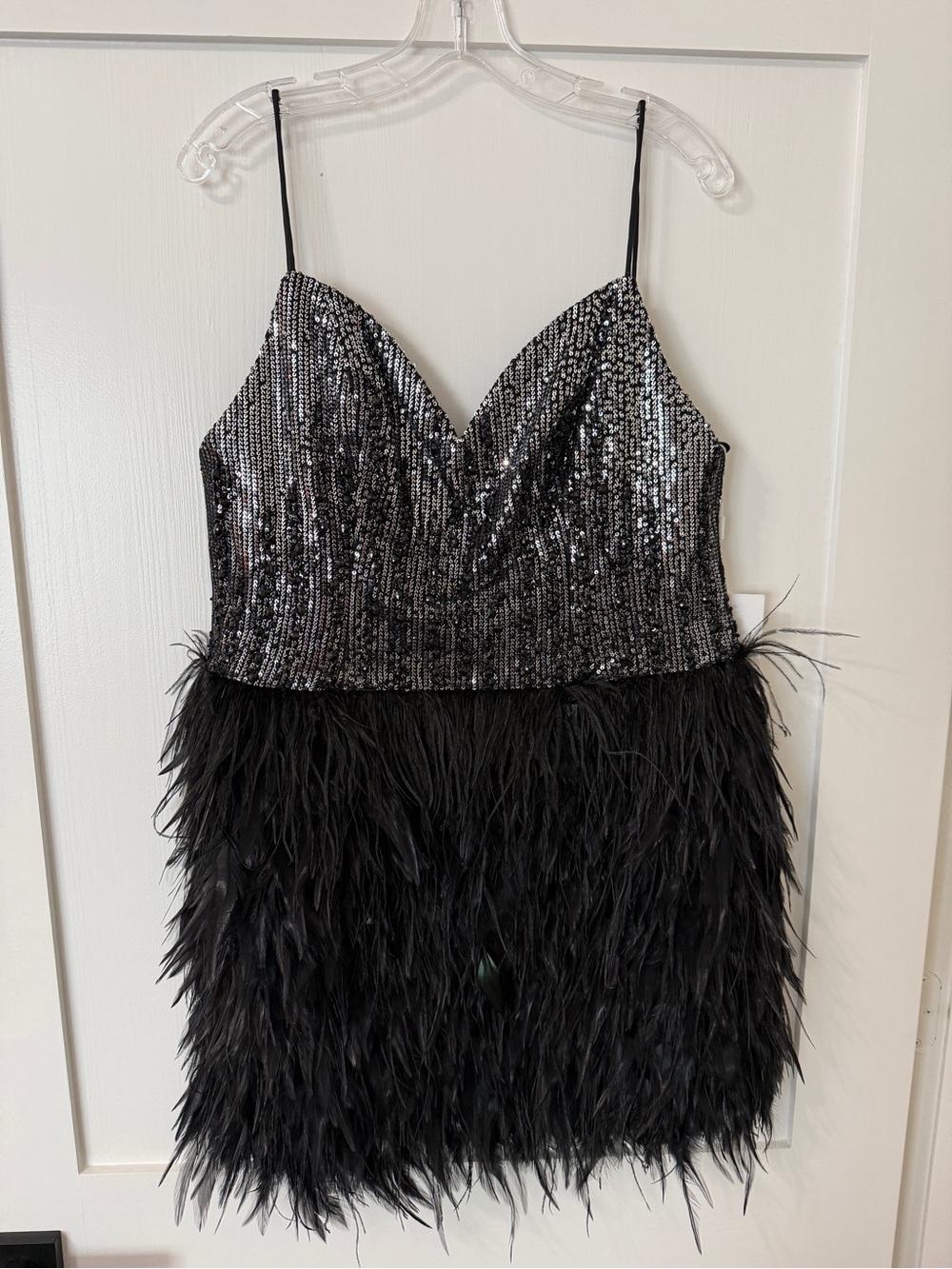 NWT Mac Duggal Black Sequin Feather Mini Dress Size 12